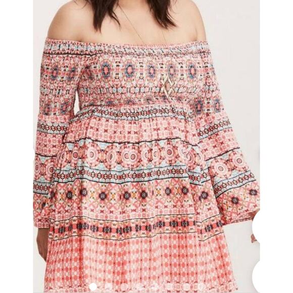 Torrid Mosaic Print Smocked Bell Sleeve Off The Shoulders Mini Dress Size 2X - Picture 4 of 10